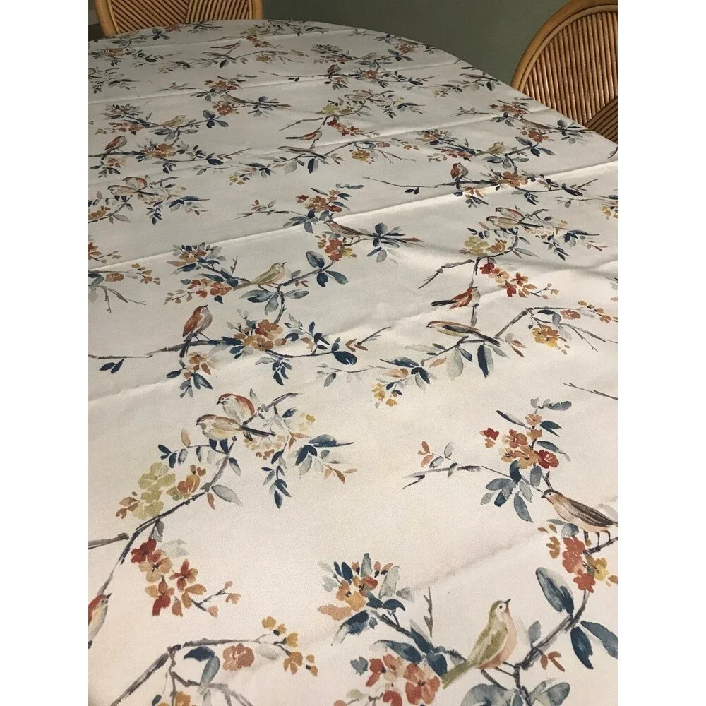 Bird floral themed table cloth